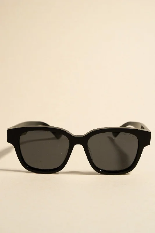 ladies sunglasses arched lenses -London Black Classic Round Sunglasses