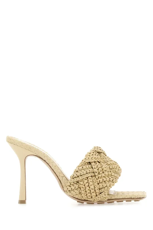 Women’s sandals adventure ready -BOTTEGA VENETA Raffia Lido Flat Sandals with 9 cm Heel